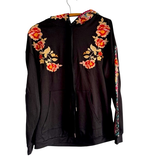 Savanna Jane Floral Embroidered Black Hooded Pullover Kangaroo Pockets Size S - Picture 1 of 10
